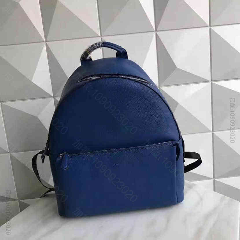 2017最新款官网同款芬迪FENDI013优质柔软小牛皮双肩背包