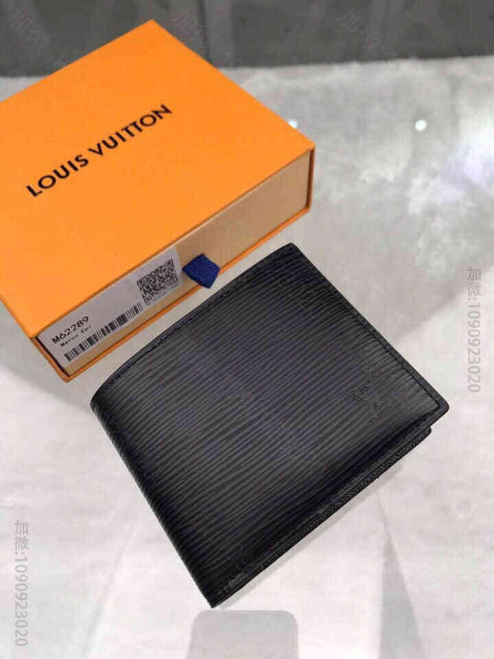 LV M62289 Epi水波纹皮革 Marco钱夹