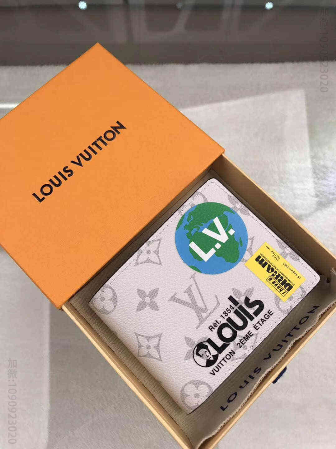 LV M67819白花 1854系列Multiple短款对折钱夹钱包