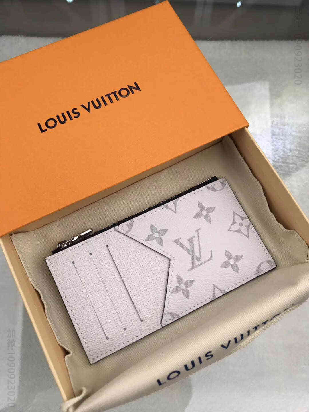 LV M30320白花 COIN 卡夹