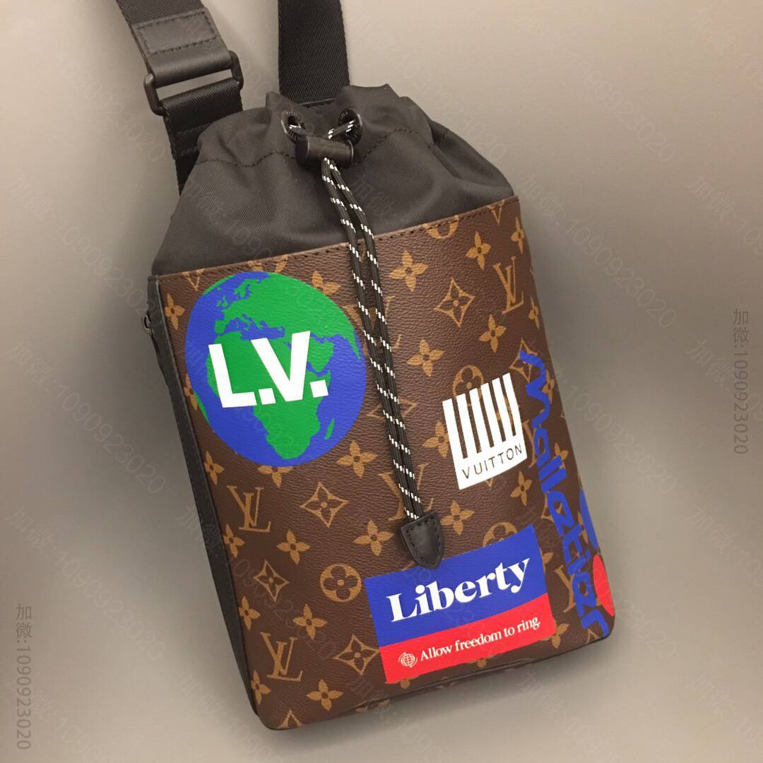 LV M44625 老花Chalk单肩包