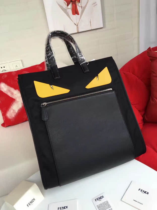 原单芬迪2017最新款专柜同步男士小怪兽黄眼睛手提购物袋