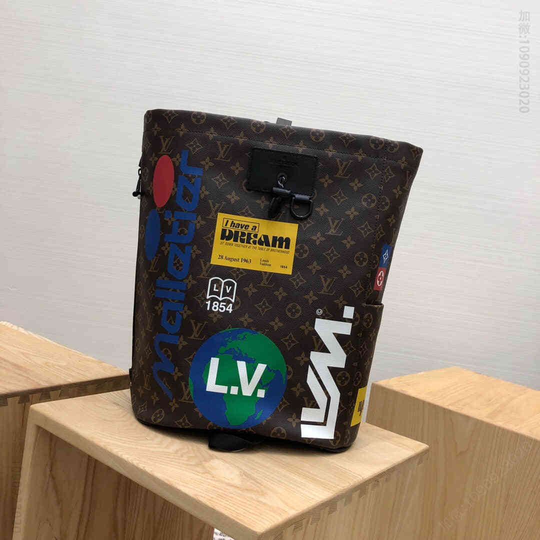 LV M44615 19新款1854系列老花徽章Chalk双肩背包