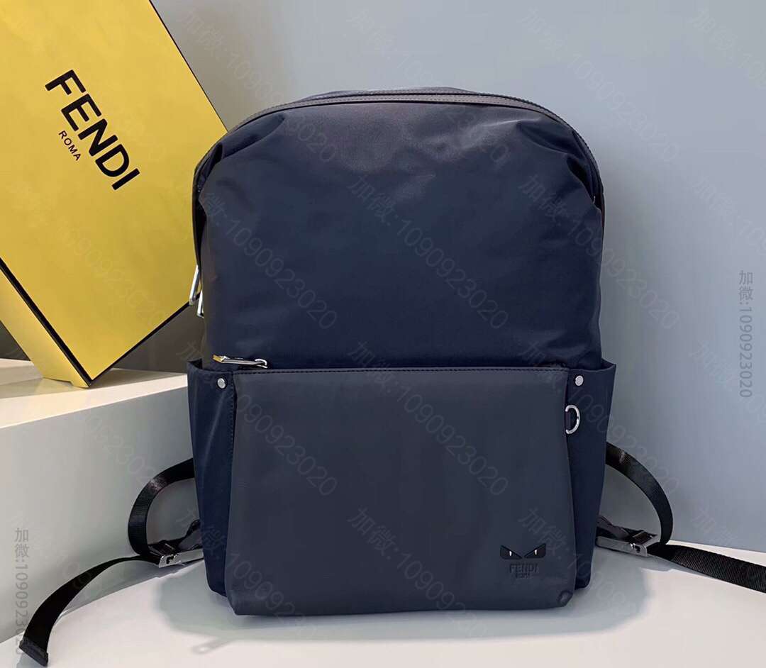 FENDI芬迪尼龙和皮背包2325