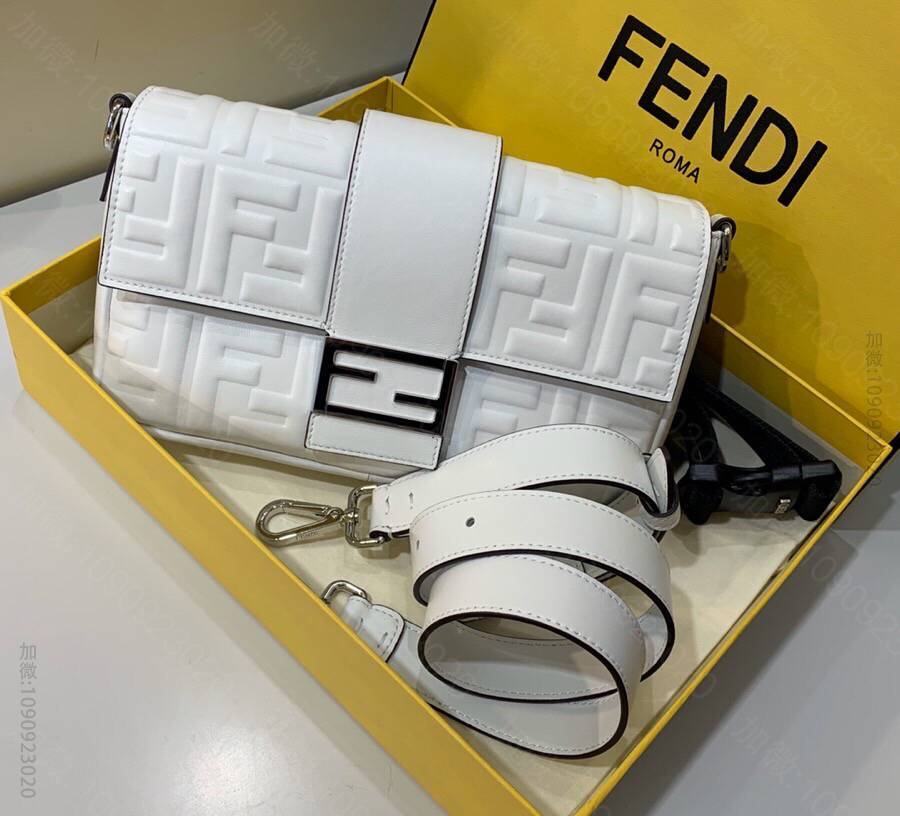 FENDI芬迪baguette法棍绵羊皮胸包0137