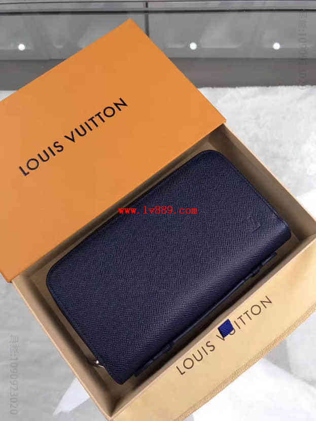 LV M42098 路易威登Zippy大号钱夹 Taiga十字纹皮革男士手包