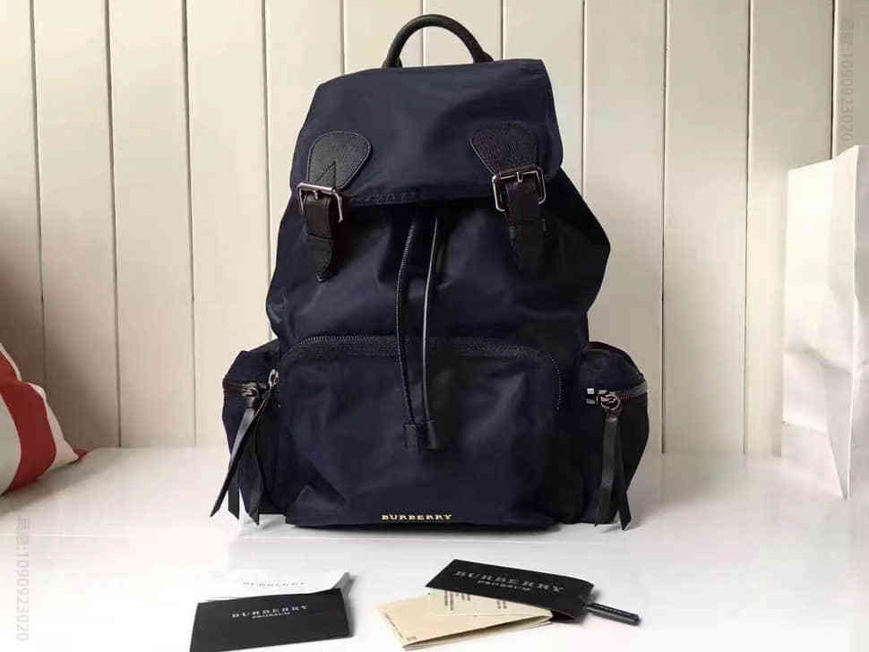 Burberry博柏利TheRucksack-大号功能性尼龙拼皮革军旅背包40209371