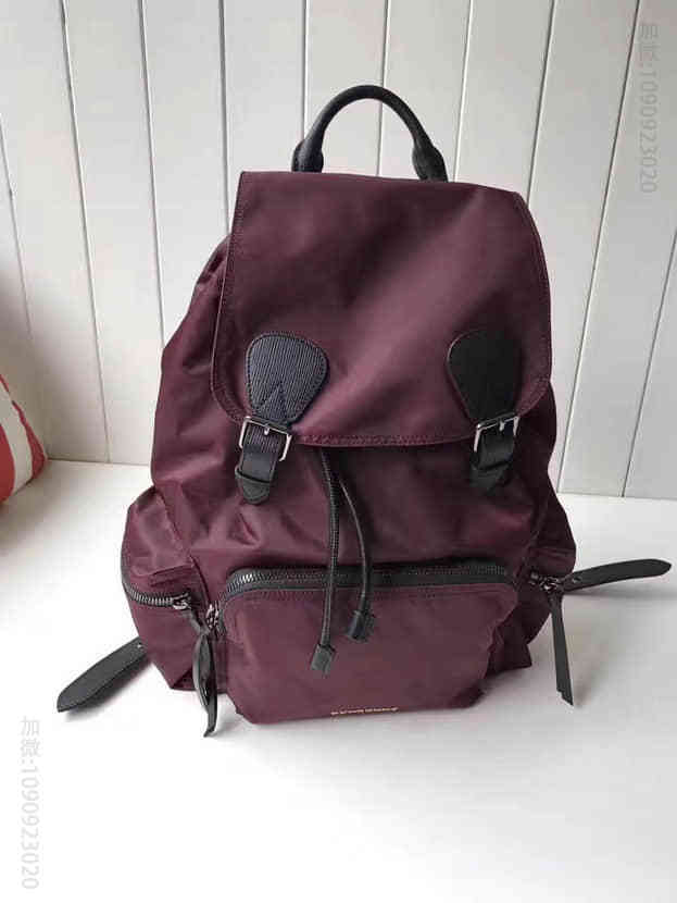 博柏利TheRucksack-大号功能性尼龙拼皮革军旅背包40396281