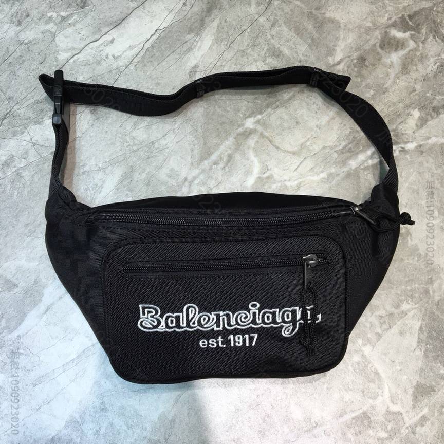 Balenciaga巴黎世家帆布胸包腰包932