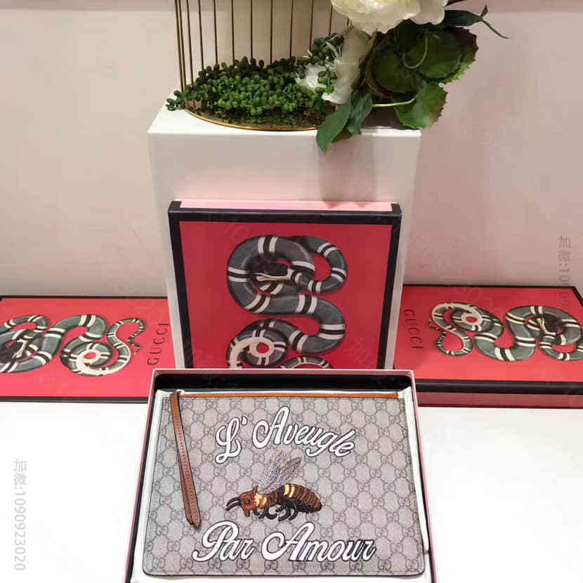 Gucci/古驰蜜蜂刺绣 GG 高级人造革手拿包 - Men's Portf...