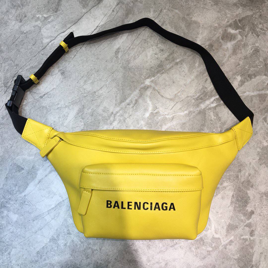 Balenciaga巴黎世家进口小牛皮材质斜挎胸包腰包180406