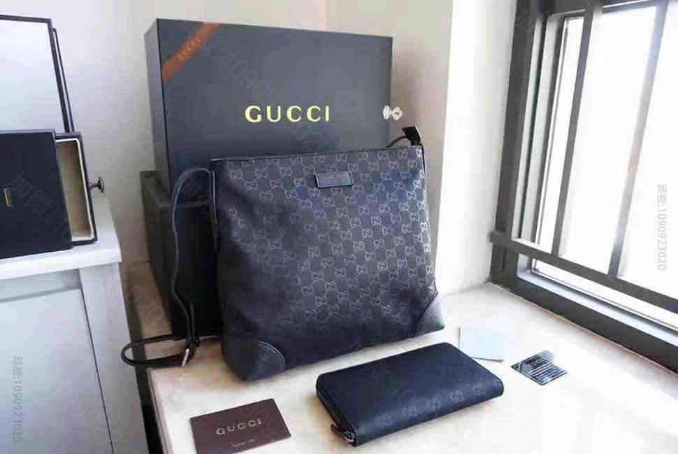 Gucci/古驰308930双G尼龙帆布拼牛皮男士斜挎包