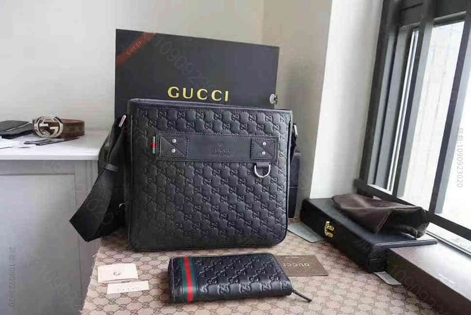 Gucci/古驰322080双G压纹全皮男士斜挎包