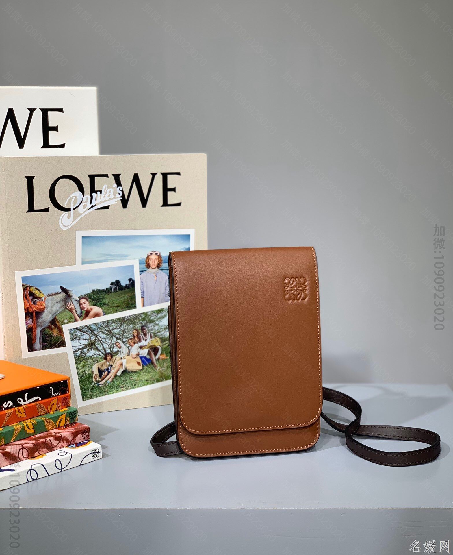 Loewe罗意威GussetFlatCrossbodyBag手机包