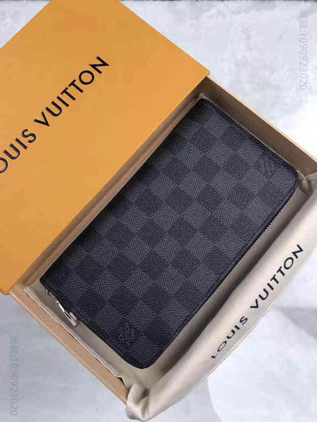 LV Zippy 黑格长款拉链钱夹 N63076