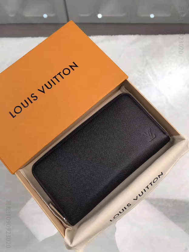 路易威登 LV 长款拉链钱夹 M32822