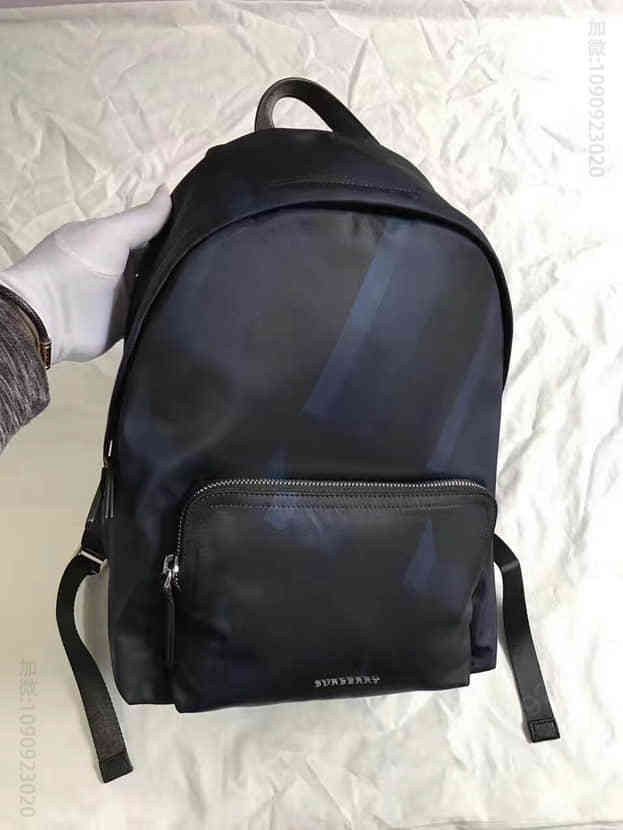 Burberry博柏利专柜最新款格纹男士简约款皮革装饰尼龙双肩包40218791