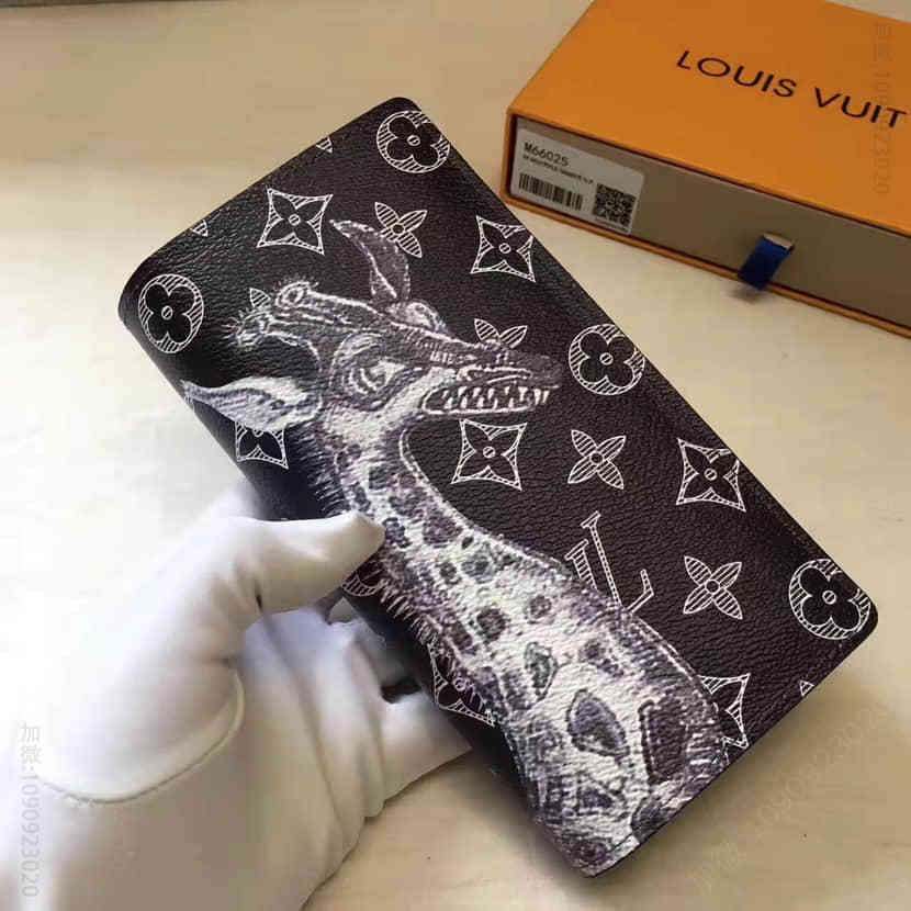 路易威登 Monogram Other 绘制长颈鹿图案 BRAZZA 钱夹M66025