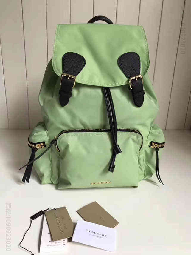BurberryTheRucksack–大号功能性尼龙拼皮革军旅背包40148781苹果绿