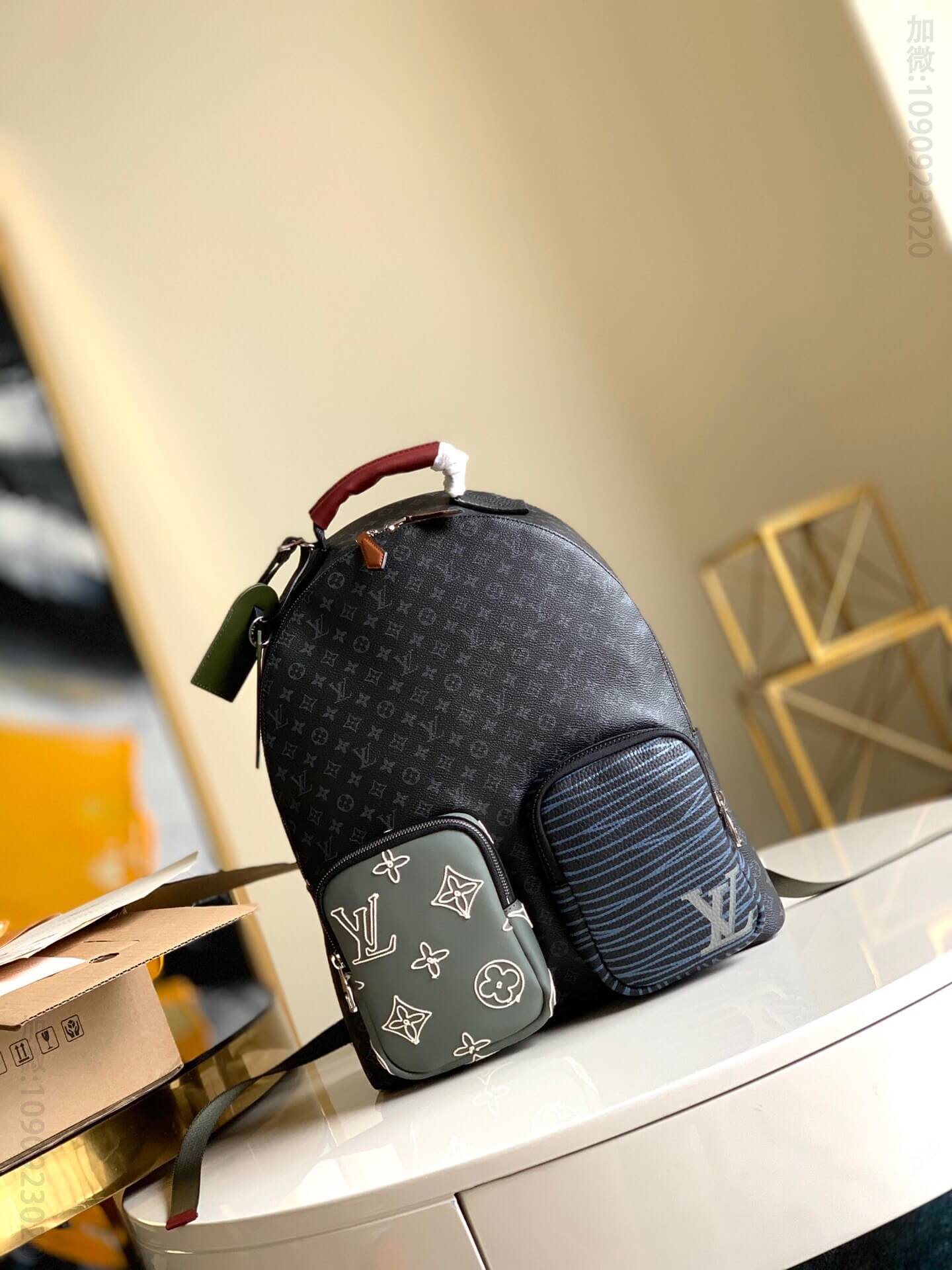 LV M56853 Backpack hei花背包 双肩包