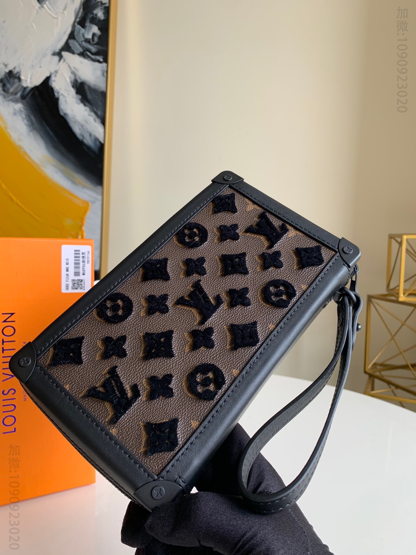 LV M45061 POCHETTE SOFT TRUNK 立体刺绣手拿包
