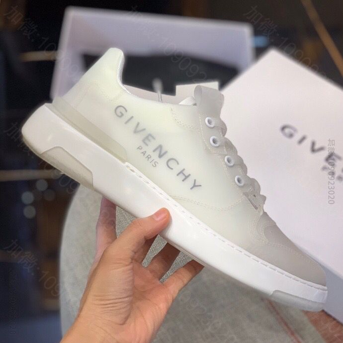 Givenchy纪梵希 采用透明聚氨酯材质印有黑色Logo印花男士运动鞋