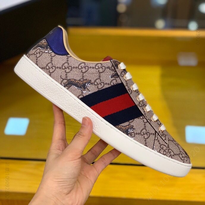GUCCI古驰 采用标志 GG Supreme高级材料G家男士运动鞋