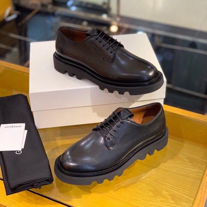 Givency/纪梵希 光滑黑色方格粒纹皮革材质男士圆头德比鞋