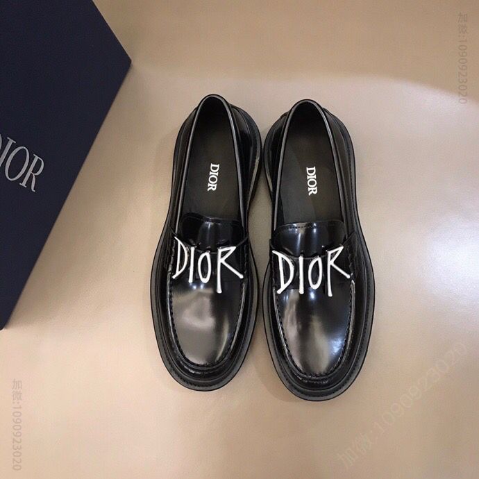 DIOR迪奥 黑色光滑牛皮革精心制作D～r男士经典乐福皮鞋