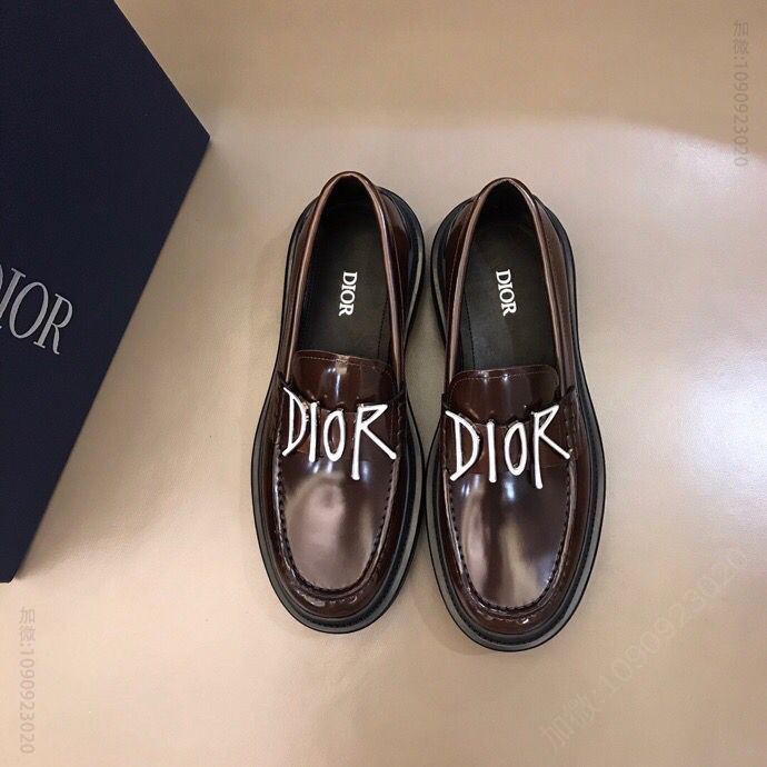 DIOR迪奥 黑色光滑牛皮革精心制作D～r男士经典乐福皮鞋