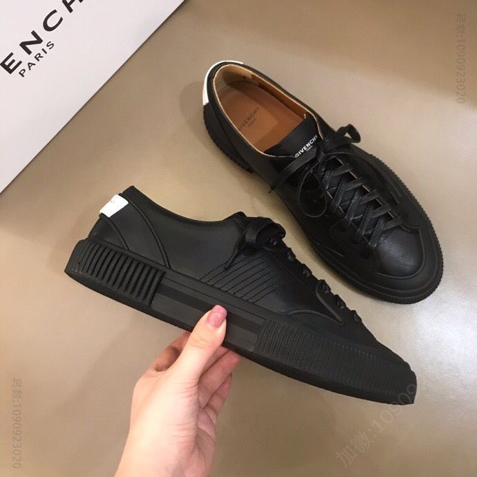 Givenchy 纪梵希 Gv~y新款Spectre白色透明PVC低帮运动鞋