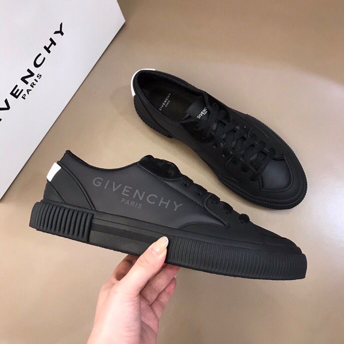 Givenchy 纪梵希 Gv~y新款Spectre白色透明PVC低帮运动鞋