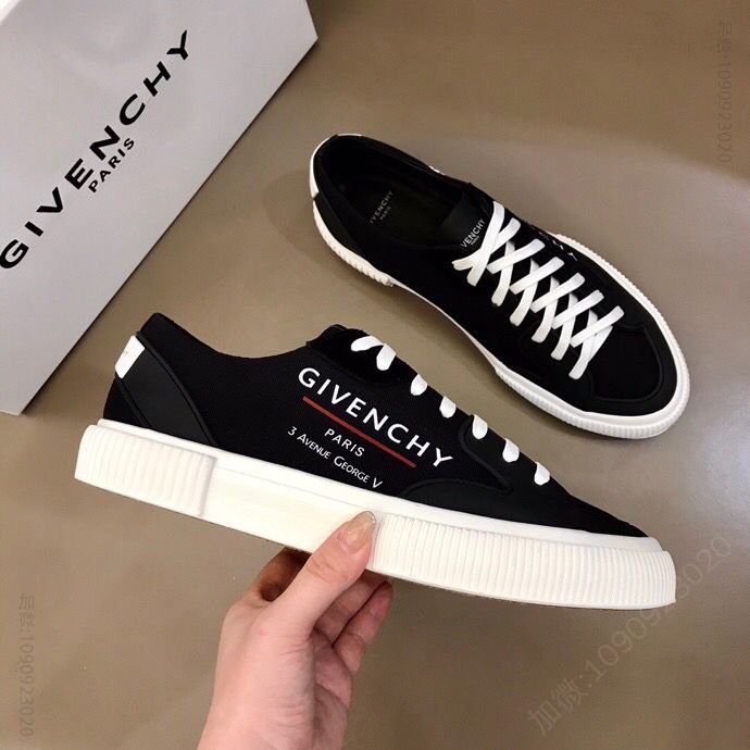 Givenchy 纪梵希 Gv~y新款Spectre白色透明PVC低帮运动鞋