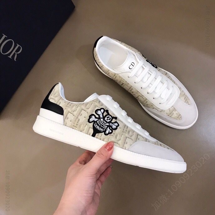 DIOR迪奥 采用原版透气帆布搭配绒面革新款 B01 运动鞋