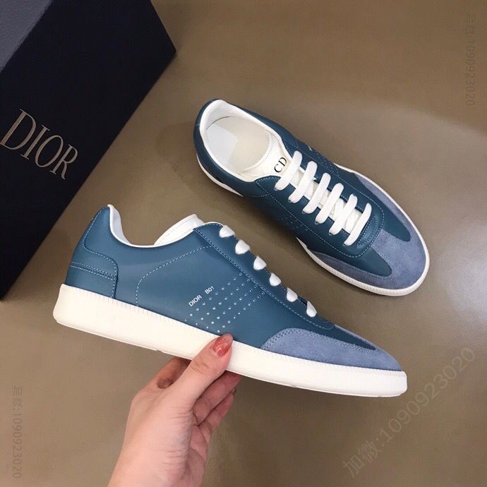 DIOR迪奥 采用黑色光滑牛皮革搭配绒面B01 运动鞋