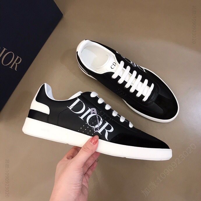 DIOR迪奥 采用黑色光滑牛皮革搭配绒面B01 运动鞋