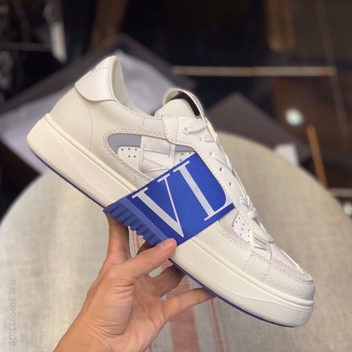 Valentino华伦天奴 以Valentino Garavani logo小牛皮绑带运动鞋