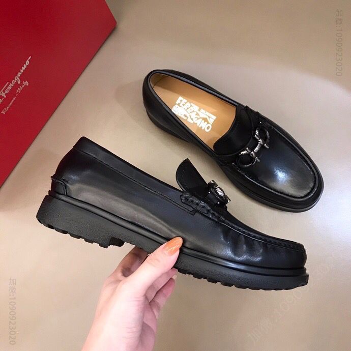 Ferragamo菲拉格慕 手工固定鞋面F 男士休闲皮鞋