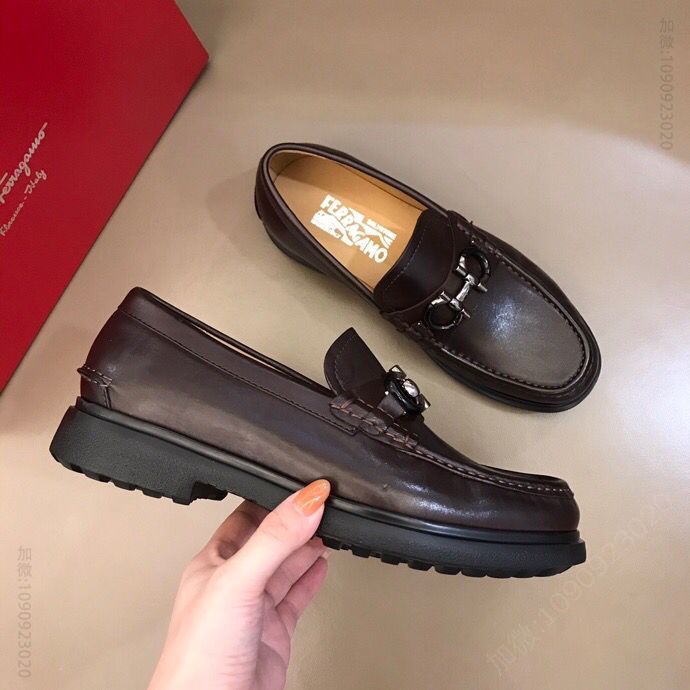Ferragamo菲拉格慕 手工固定鞋面F 男士休闲皮鞋