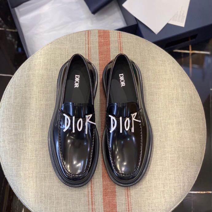 Dior迪奥 黑色光滑牛皮革鞋面Explorer 乐福鞋