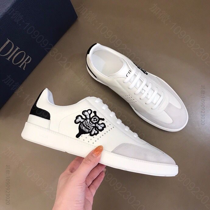 DIOR迪奥 采用黑色光滑牛皮革搭配绒面革B01 运动鞋