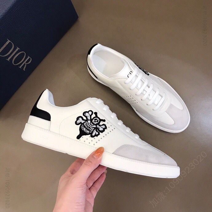 DIOR迪奥 采用黑色光滑牛皮革搭配绒面革B01 运动鞋