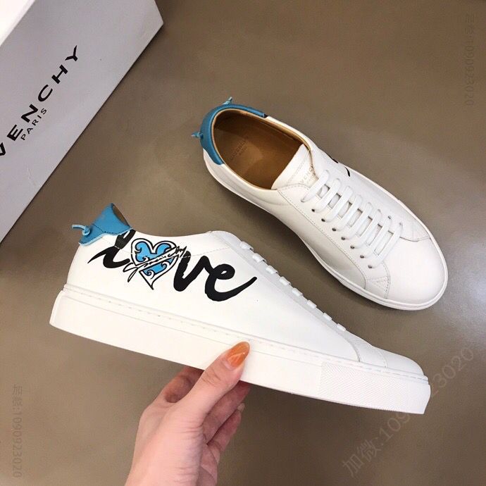 Givenchy 纪梵希 Gv~y新款logo侧印低帮运动鞋