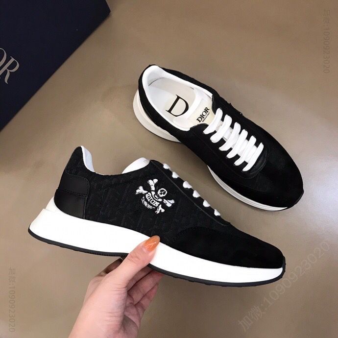 DIOR迪奥 采用黑色老花帆布拼接头层牛皮新款 B01 运动鞋