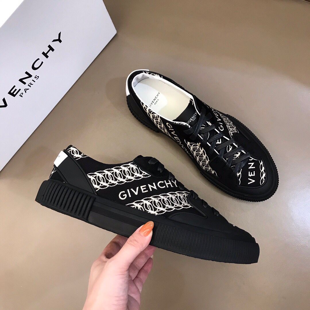 Givenchy 纪梵希 进口帆布Gv~y新款logo侧印低帮运动鞋