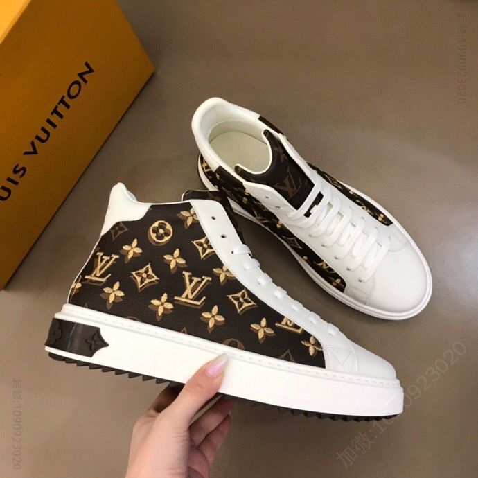 LV/路易威登 L 经典奢牌情侣款秋冬高帮运动鞋