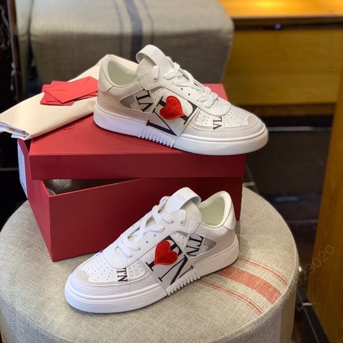 Valentino华奴天伦 VLTN logo绑带小牛皮绑带运动鞋