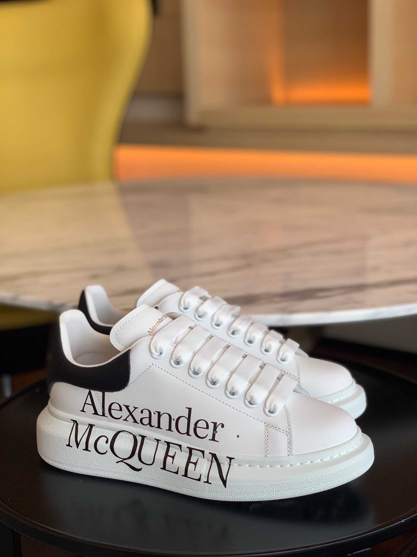 高仿麦昆男士运动鞋 麦昆运动鞋商城 AlexanderMcQueen 19ss升级版 阔型运动鞋 