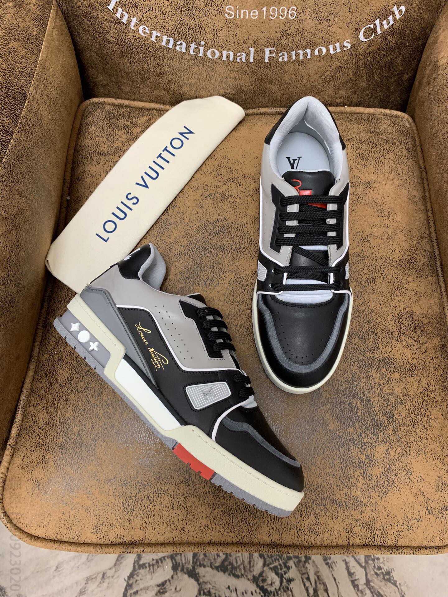 LV/路易威登 2023新款LV TRAINER 运动鞋
