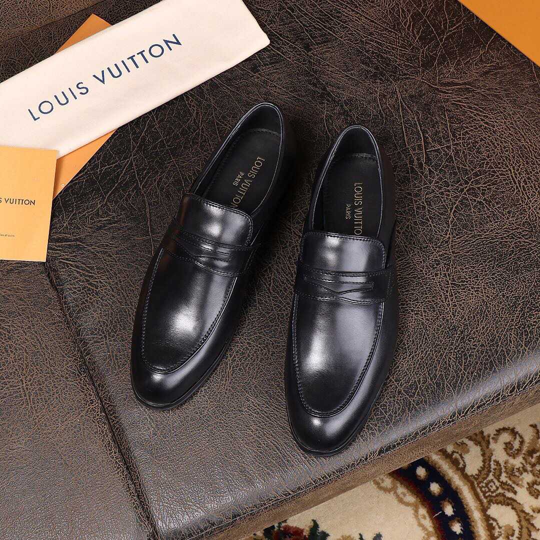 LOUIVUITTON(路威登）商务休闲皮鞋孔雀翎同步新款布洛克经典雕花皮鞋